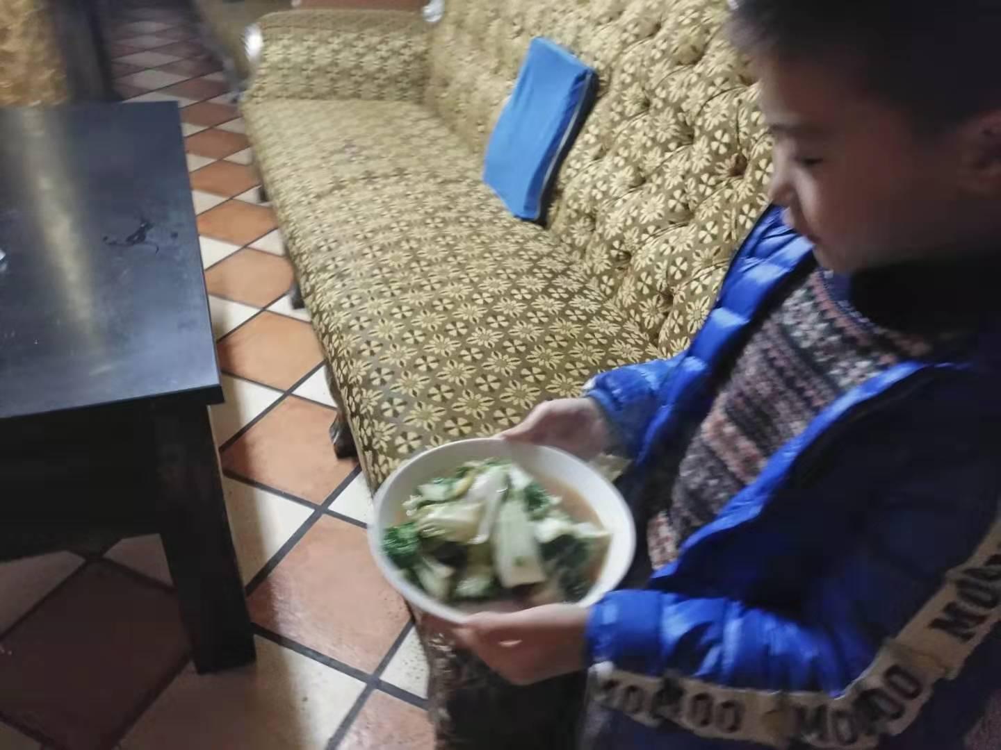黄昊文.jpg